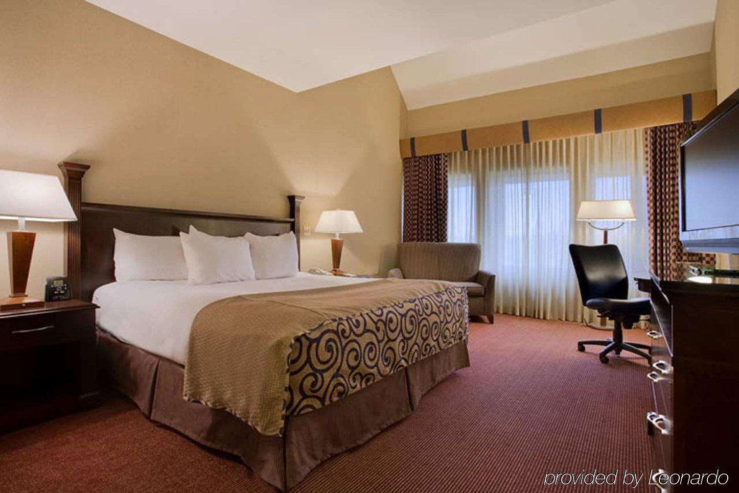 Hilton Boston Dedham Hotel Room photo